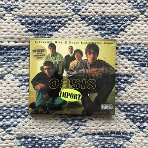 NWT Oasis Interview Disc Illustrated Book England